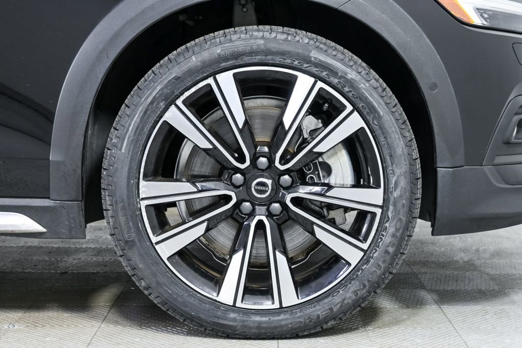 Certified 2024 Volvo V60 B5 Cross Country Ultimate image 40