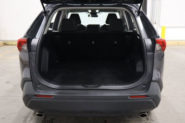 Used 2022 Toyota RAV4 XLE AWD/4WD image 13