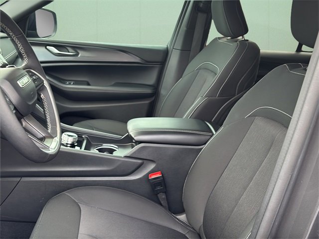 Certified 2025 Jeep Grand Cherokee Laredo X w/ Luxury Tech Group I image 19