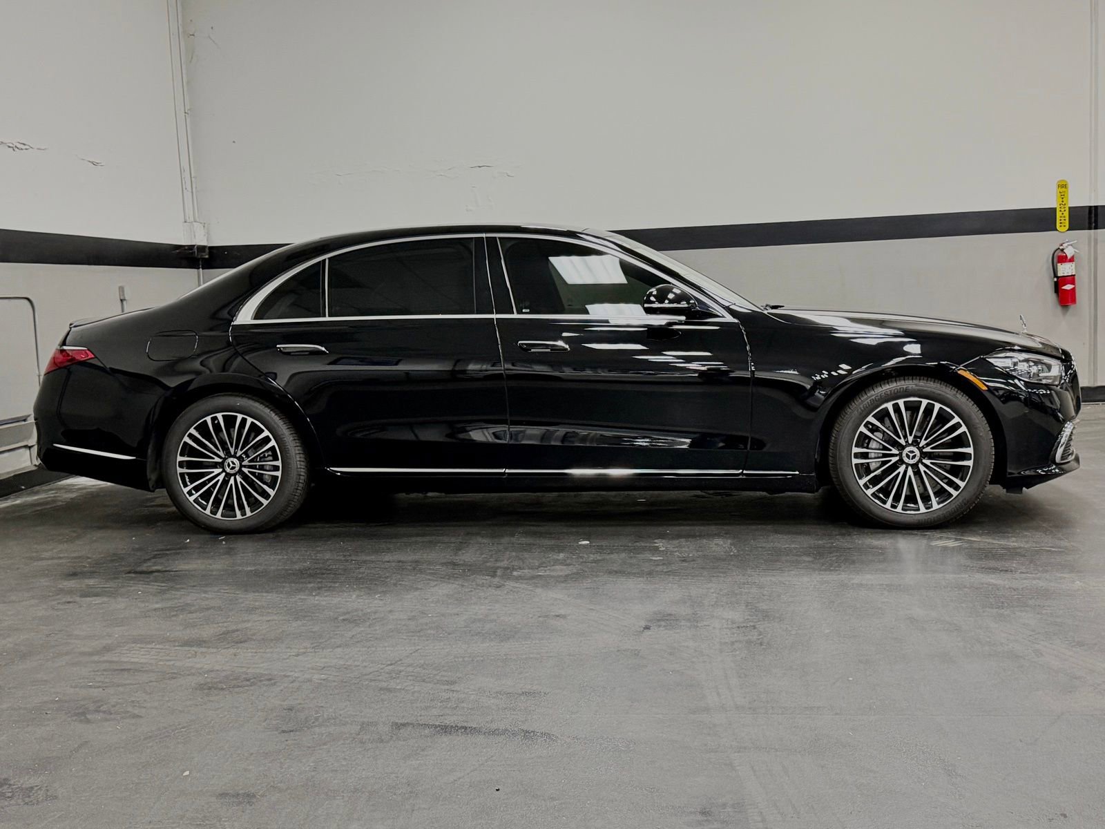 Used 2024 Mercedes-Benz S 580e 4MATIC Sedan image 5