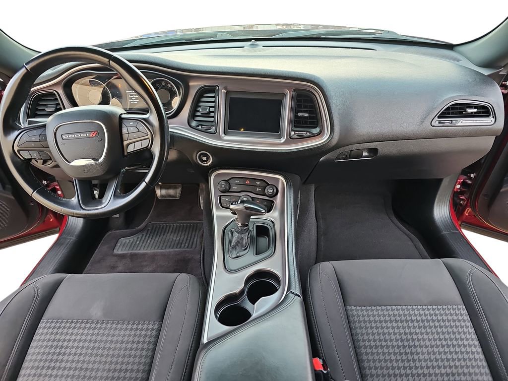 Used 2019 Dodge Challenger SXT image 9