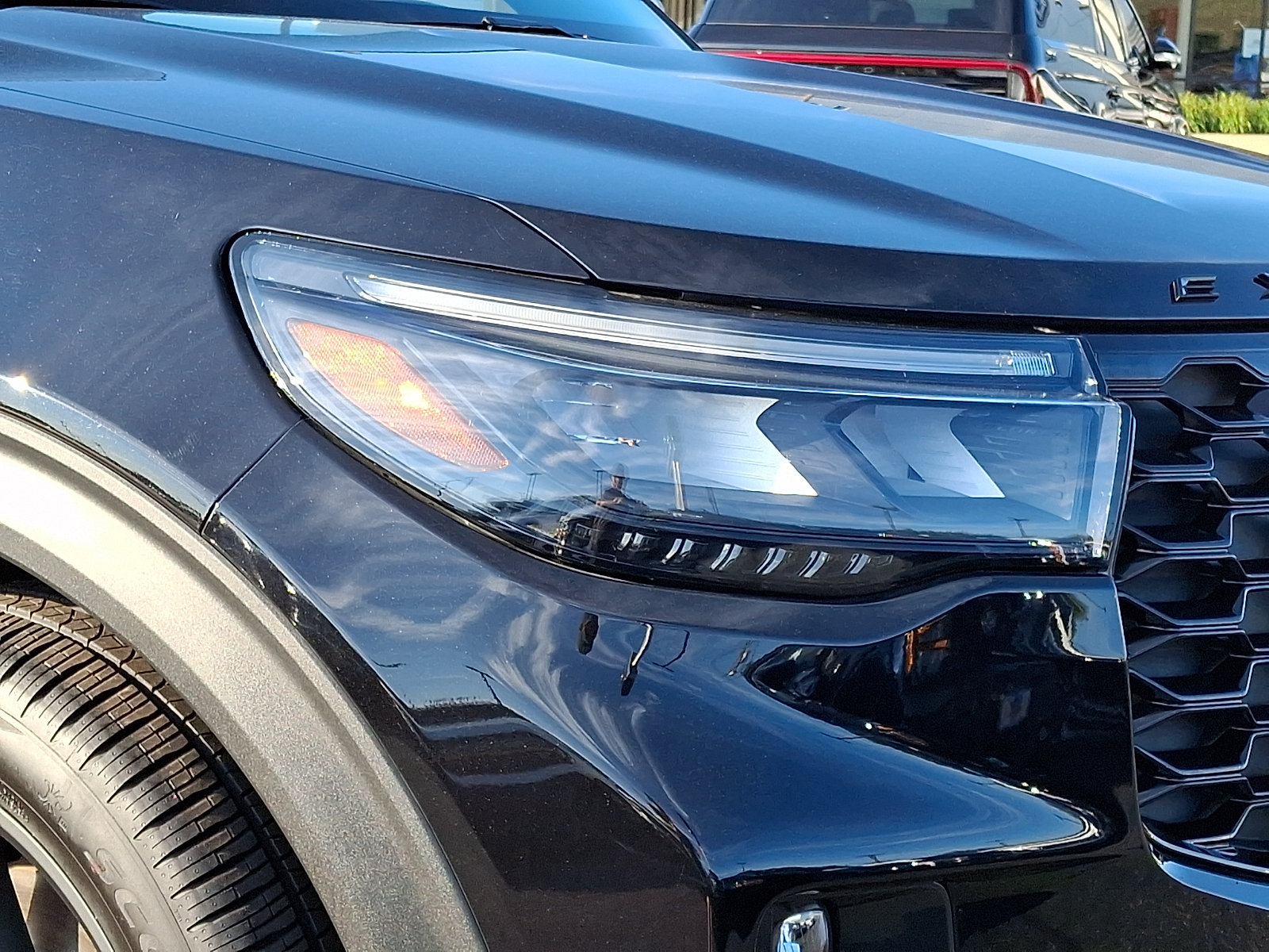 Used 2025 Ford Explorer ST AWD/4WD image 9