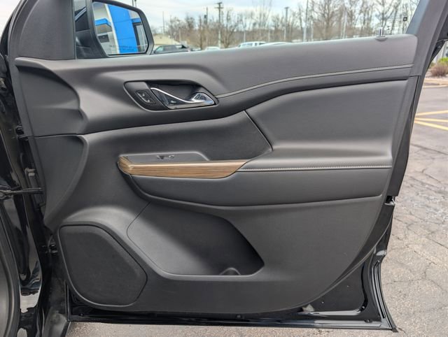 Used 2021 GMC Acadia SLE image 13