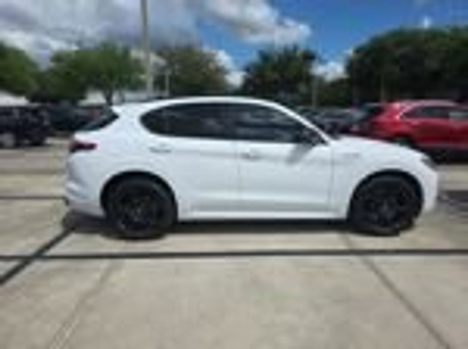 Used 2023 Alfa Romeo Stelvio Estrema image 6