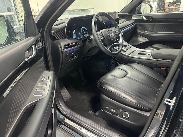 Used 2023 Hyundai Palisade Calligraphy image 12