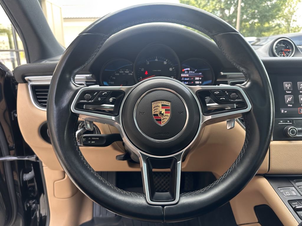 Used 2017 Porsche Macan image 32