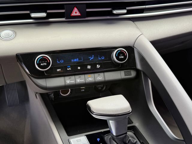 Used 2023 Hyundai Elantra SEL image 20