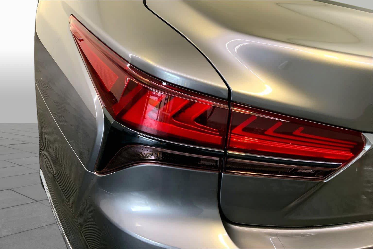 Certified 2023 Lexus LS 500 AWD w/ Interior Upgrade Package image 28