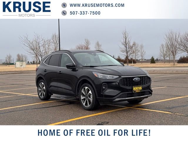 Used 2025 Ford Escape Platinum AWD/4WD image 1