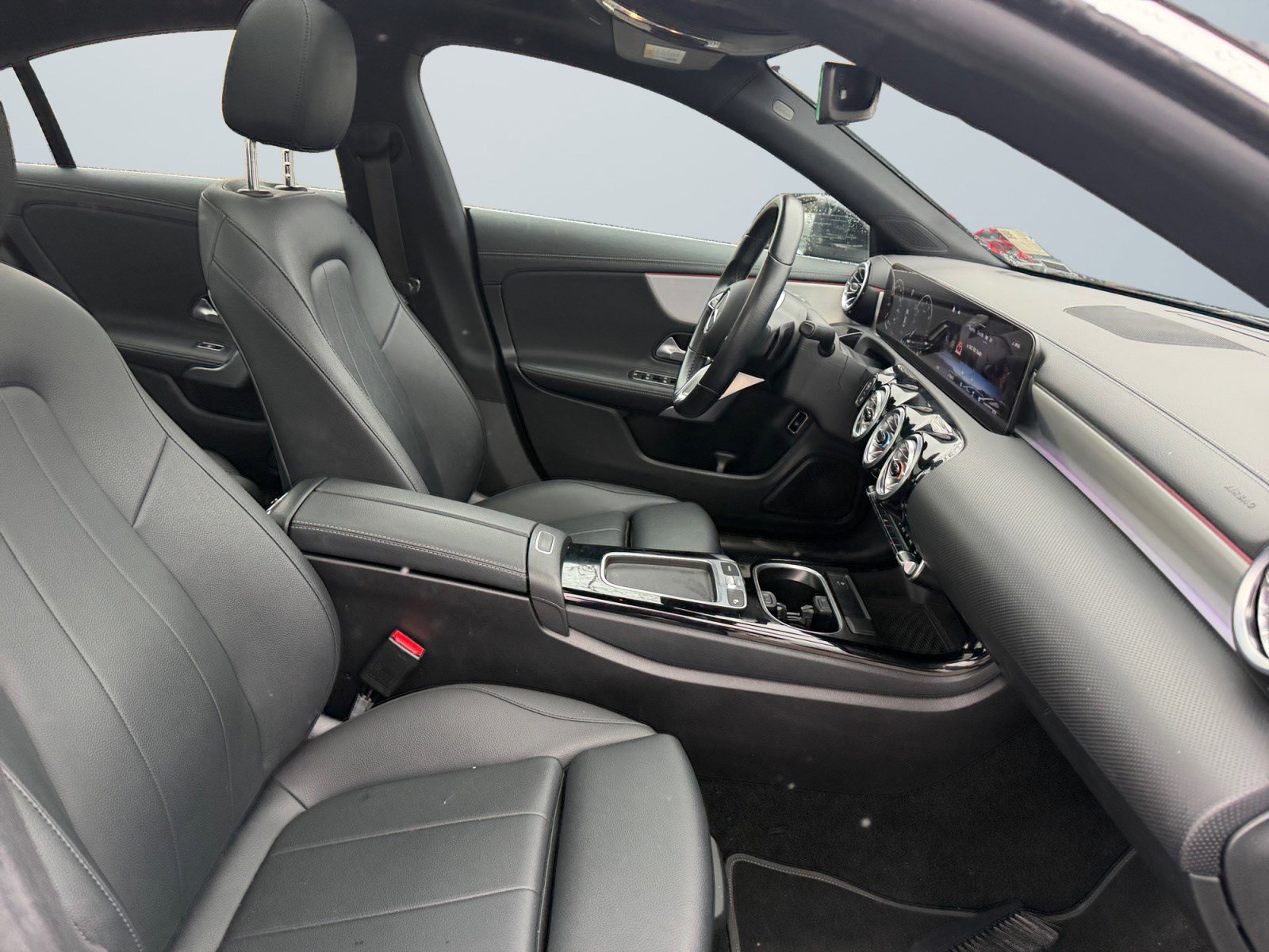 Used 2025 Mercedes-Benz CLA 250 4MATIC image 18