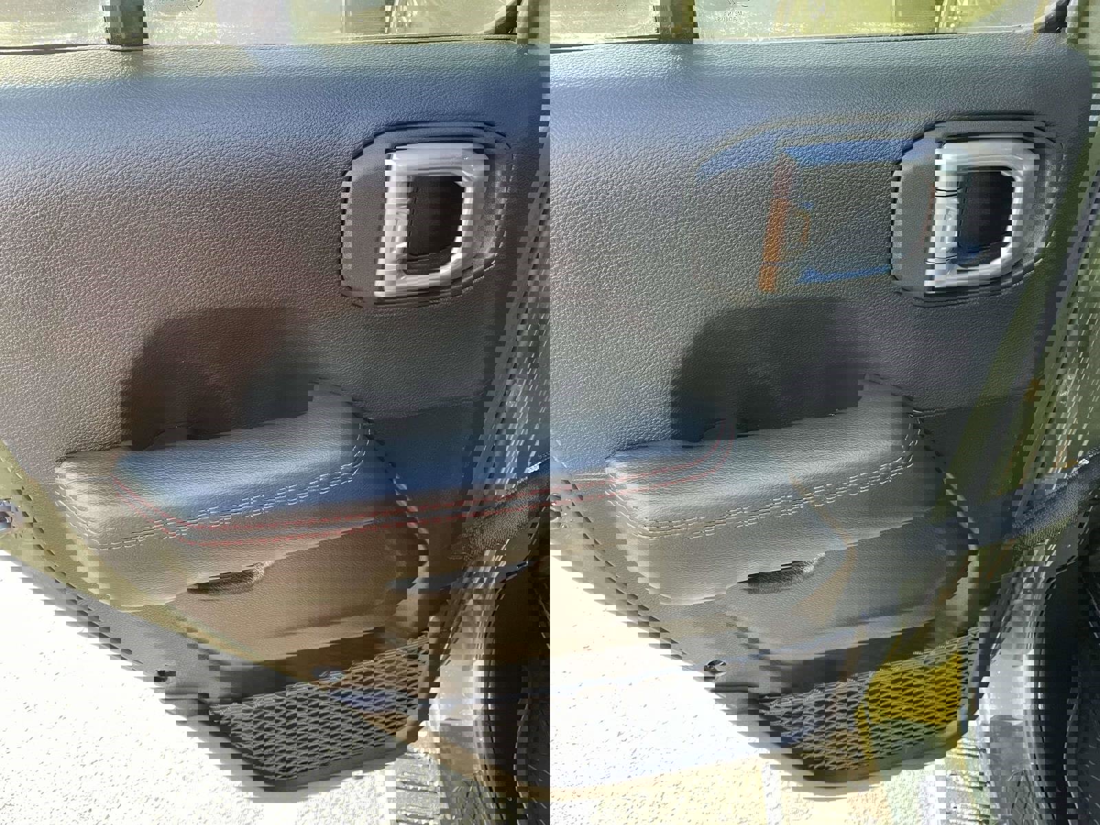 Used 2022 Jeep Gladiator Rubicon w/ LED Lighting Group AWD/4WD image 16