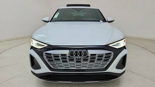 Used 2024 Audi Q8 e-tron Premium Plus w/ Premium Plus Package image 13