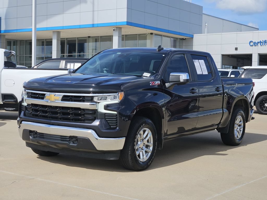 Used 2022 Chevrolet Silverado 1500 LT w/ Z71 Off-Road Package AWD/4WD image 4