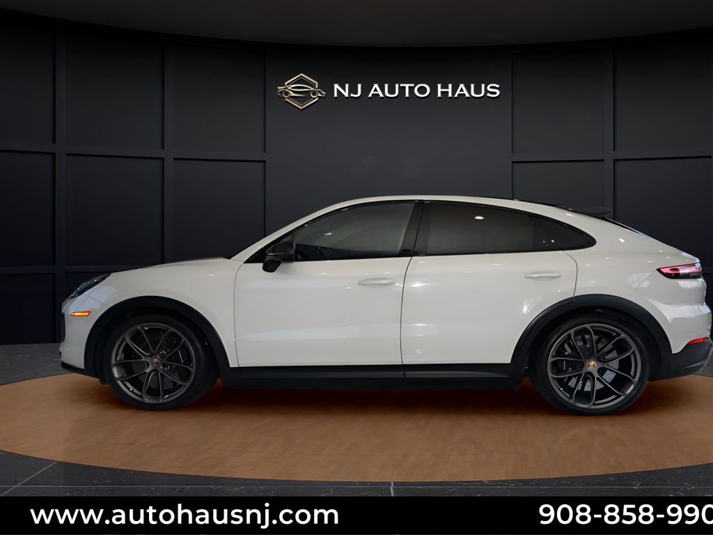 Used 2023 Porsche Cayenne Turbo GT image 5