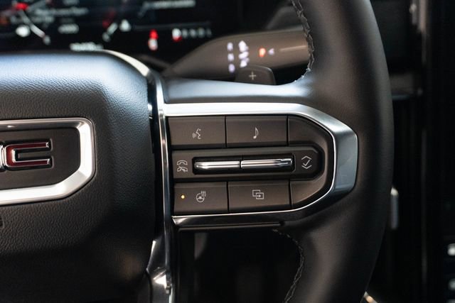 Used 2025 GMC Acadia Elevation image 27