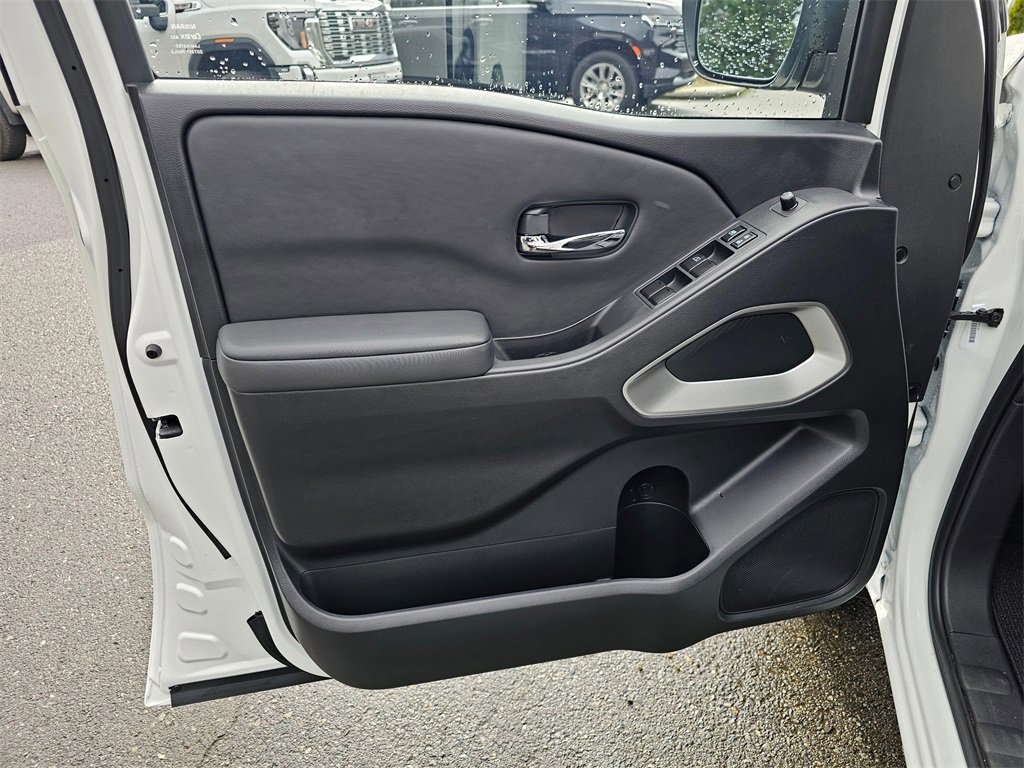 Used 2023 Nissan Frontier SV w/ Technology Package image 26