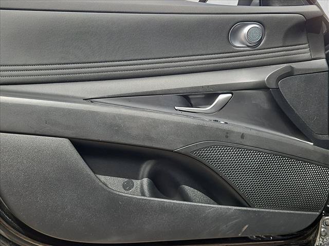 Used 2024 Hyundai Elantra SEL w/ Convenience Package FWD image 10