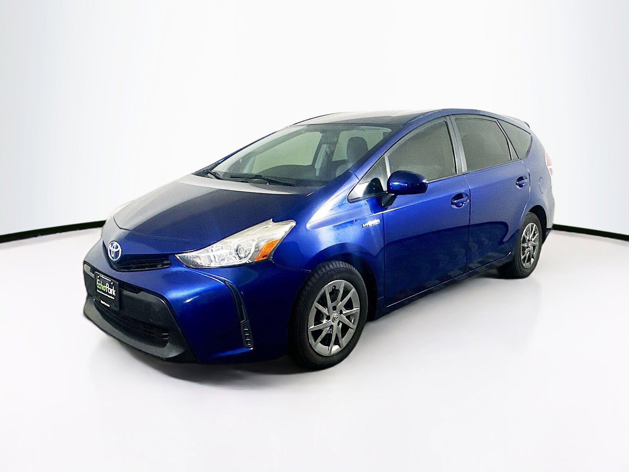Used 2017 Toyota Prius V Two image 3