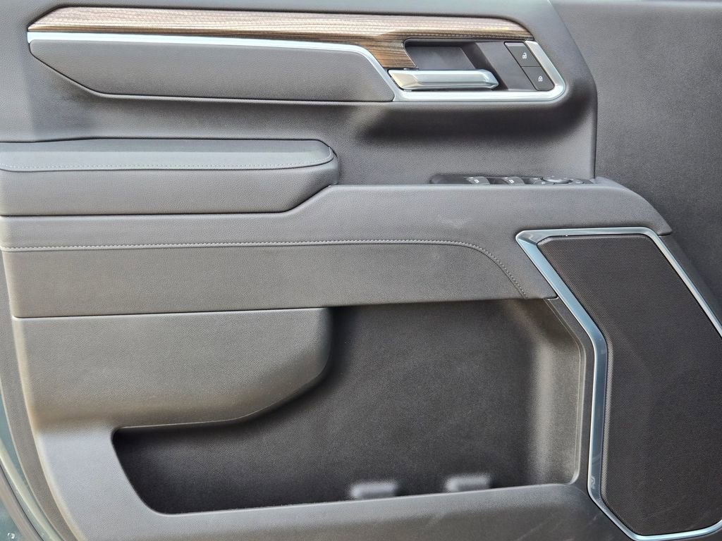 Used 2025 Chevrolet Silverado 2500 LT w/ Texas Edition image 11