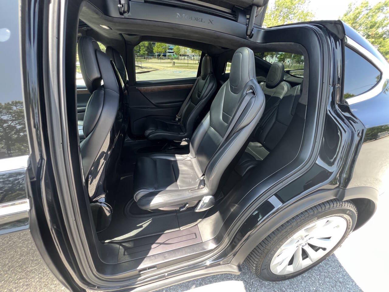 Used 2017 Tesla Model X 75D AWD/4WD image 8