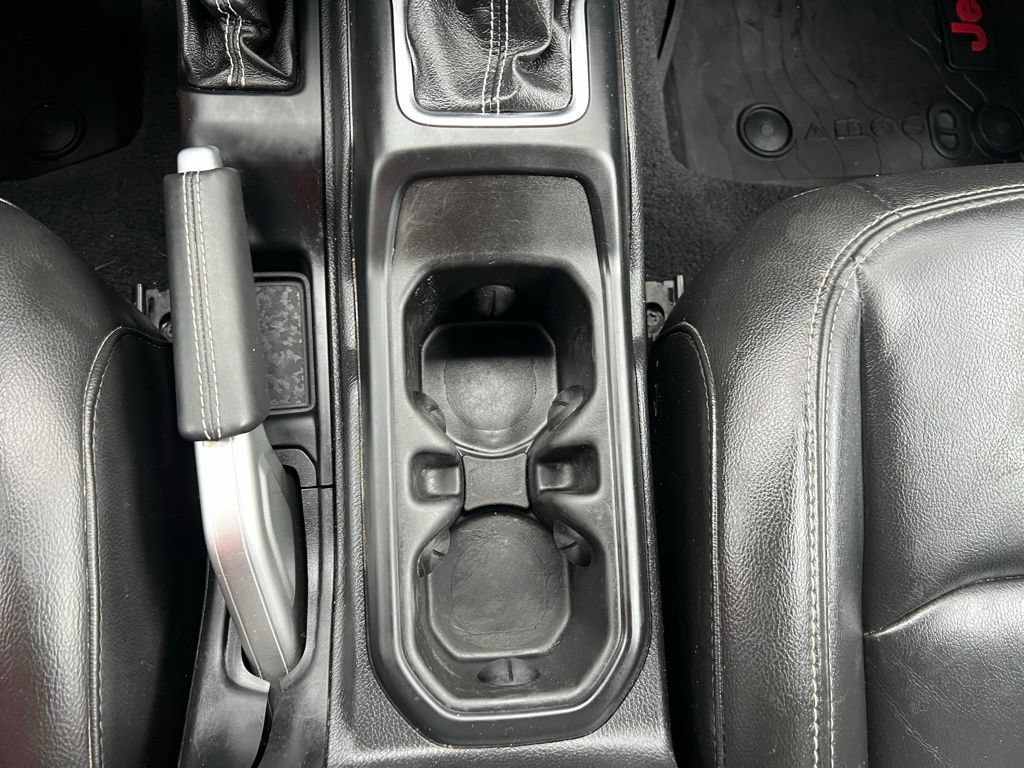 Used 2021 Jeep Wrangler Unlimited Sahara AWD/4WD image 30