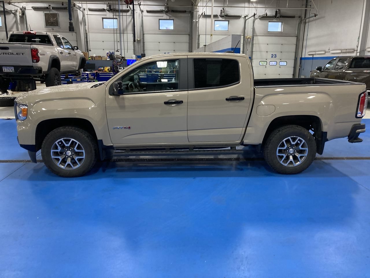 Used 2022 GMC Canyon AT4 AWD/4WD image 4