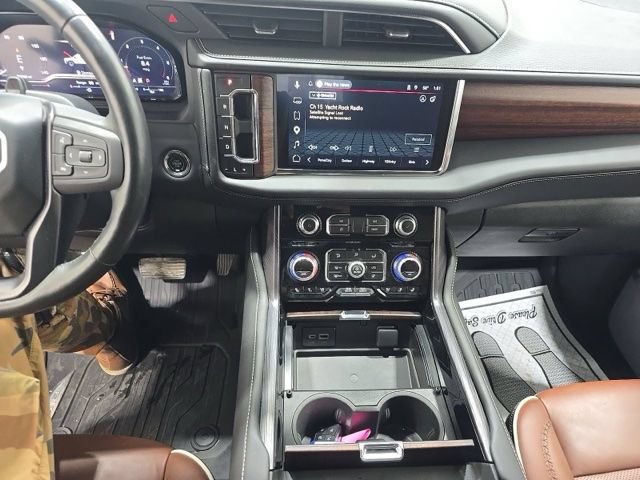 Used 2023 GMC Yukon Denali Ultimate AWD/4WD image 9
