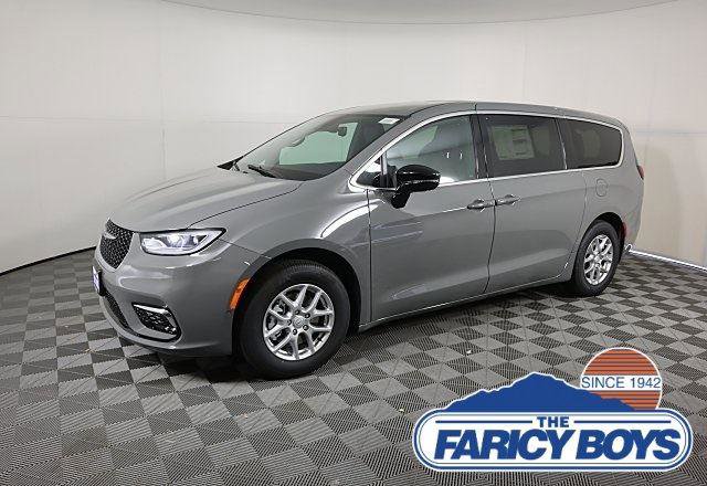 New 2025 Chrysler Pacifica Select