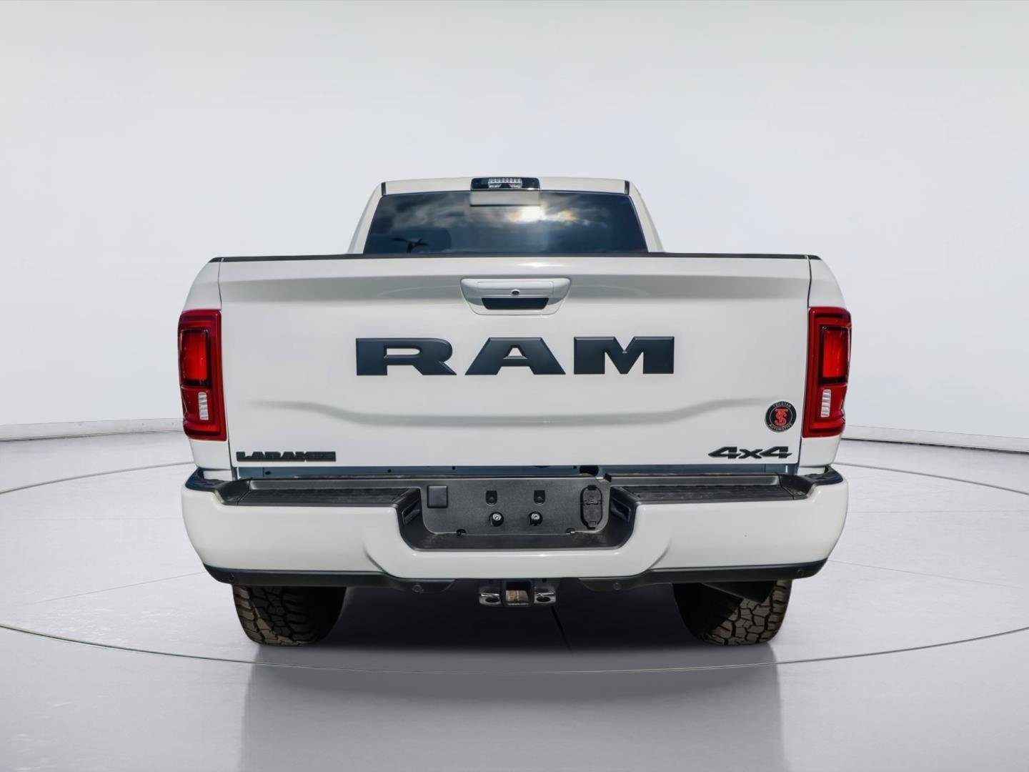 New 2026 RAM 2500 Laramie AWD/4WD image 8