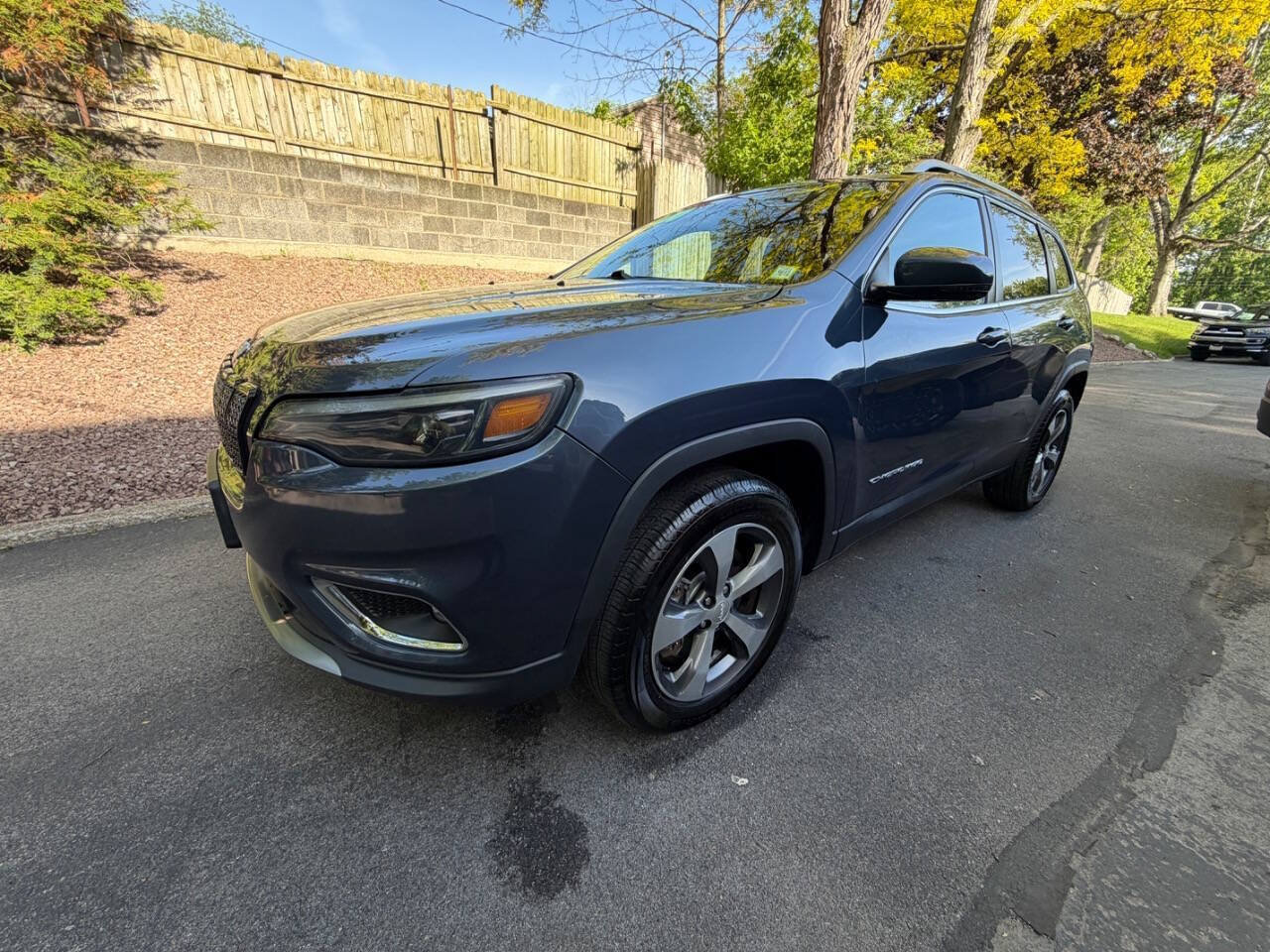 Used 2020 Jeep Cherokee Limited AWD/4WD image 3