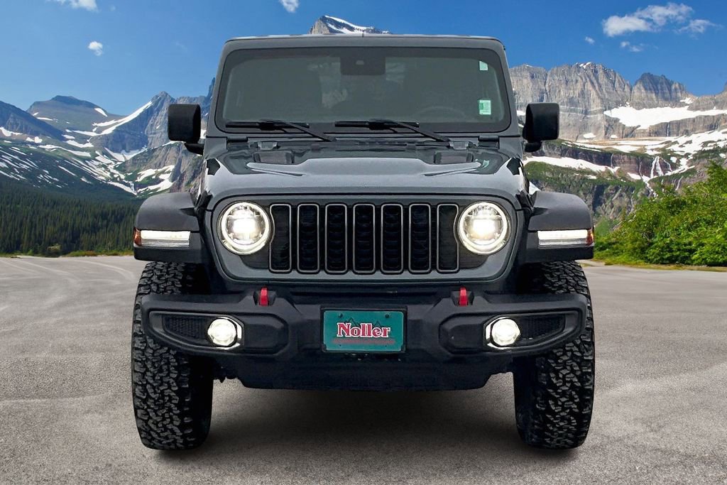 Used 2025 Jeep Wrangler Unlimited Rubicon AWD/4WD image 3