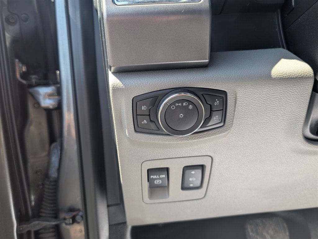 Used 2015 Ford F150 XLT w/ Equipment Group 302A Luxury AWD/4WD image 10