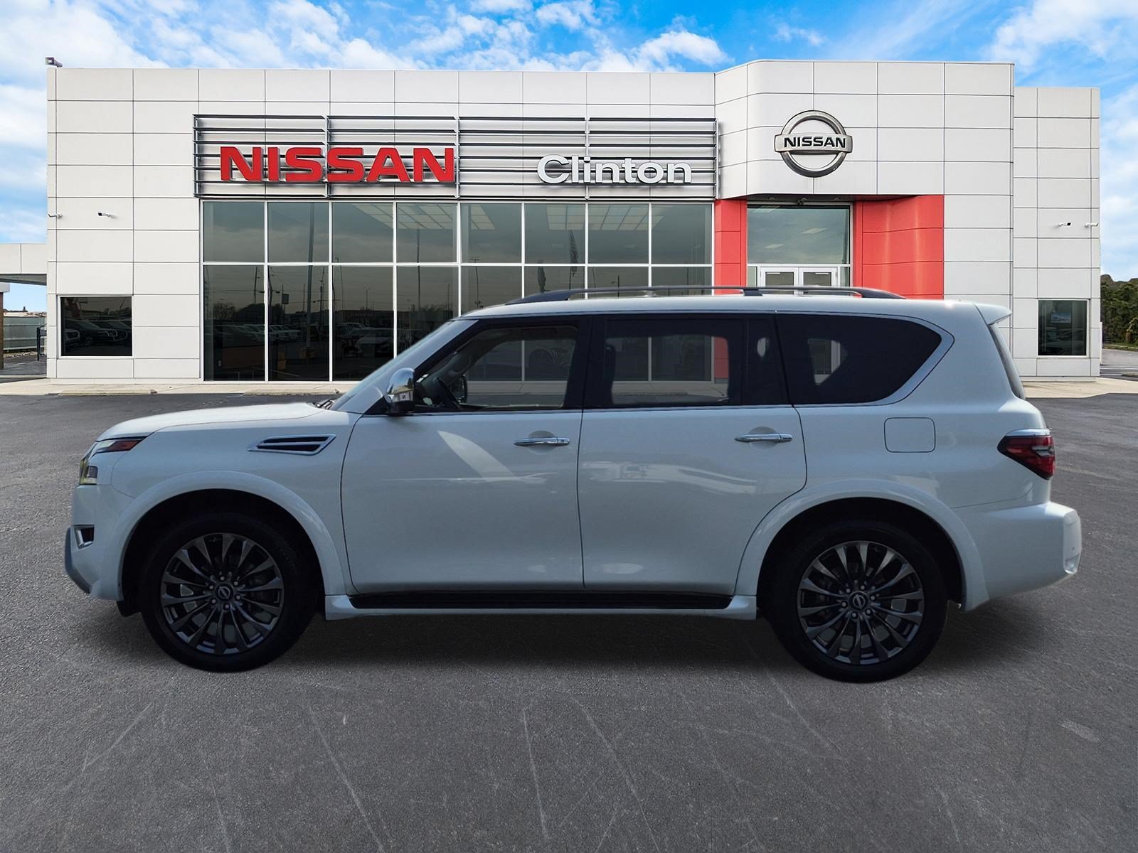 Used 2023 Nissan Armada Platinum w/ Captain's Chairs Package AWD/4WD image 6