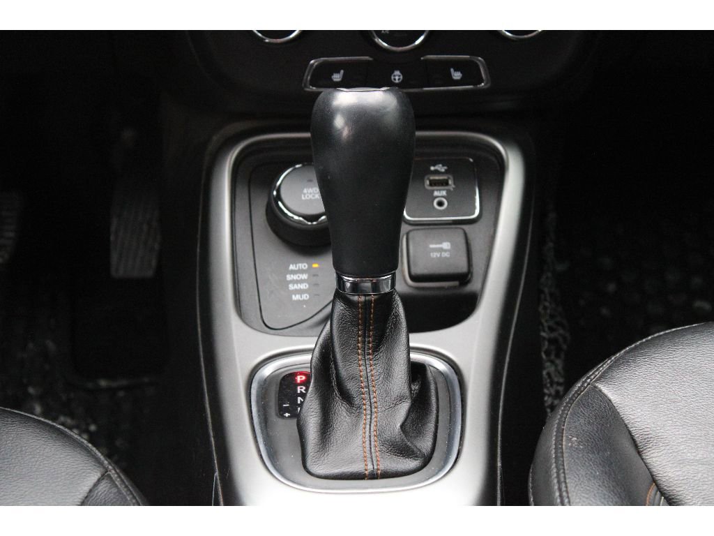 Used 2018 Jeep Compass Latitude w/ Cold Weather Group image 18