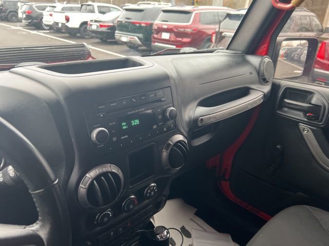 Used 2017 Jeep Wrangler Unlimited Sport w/ Connectivity Group image 13