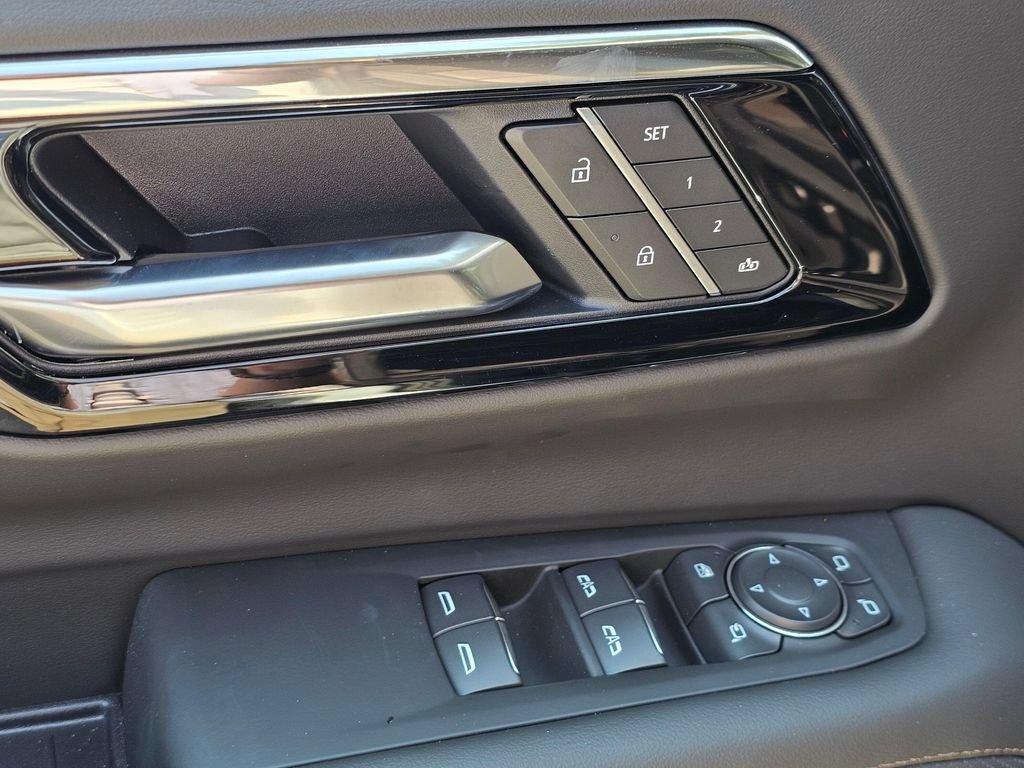 New 2026 Chevrolet Suburban High Country AWD/4WD image 25