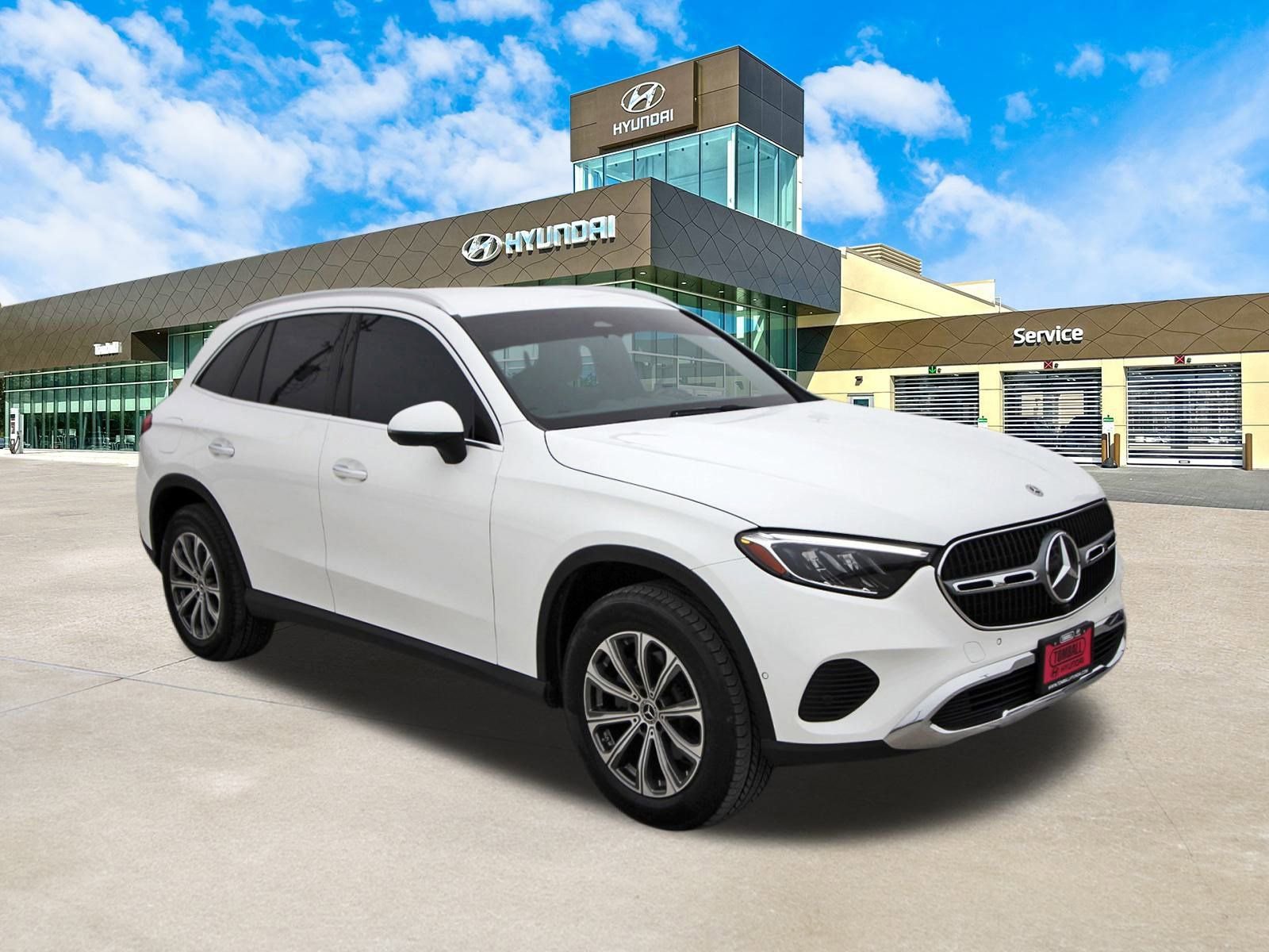 Used 2025 Mercedes-Benz GLC 300 image 3