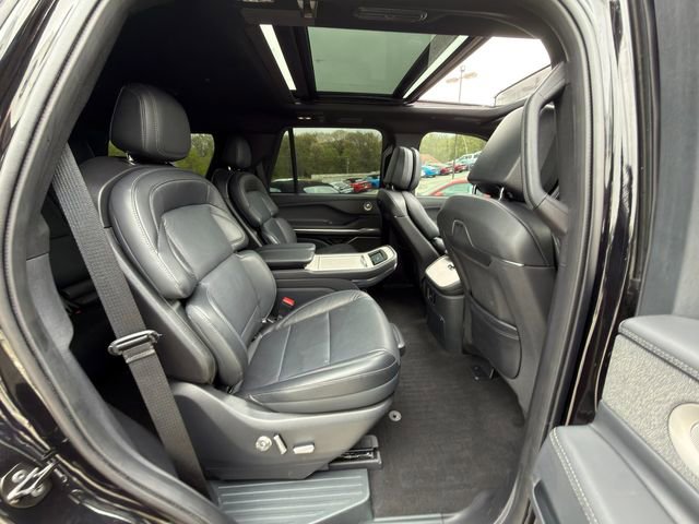 Used 2025 Lincoln Navigator Reserve w/ Jet Appearance Package AWD/4WD image 11