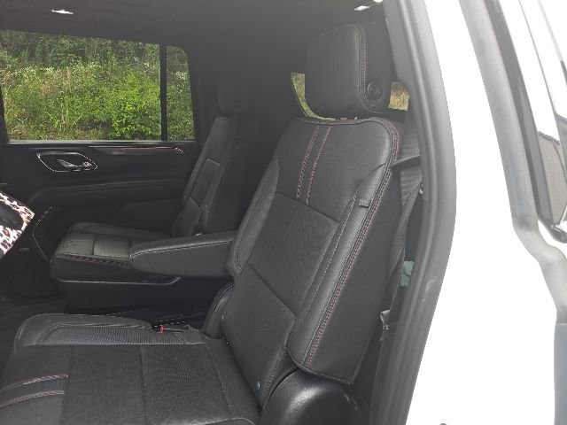Used 2023 Chevrolet Suburban RST w/ Luxury Package RWD image 9