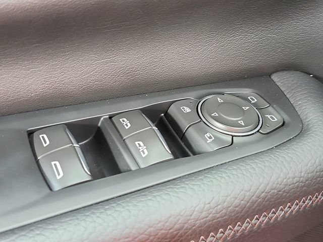 Used 2025 GMC Yukon XL Denali AWD/4WD image 37