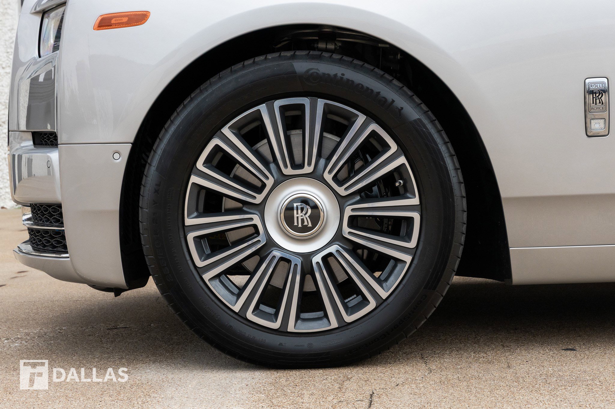 Used 2023 Rolls-Royce Phantom Sedan w/ The Phantom Package image 12