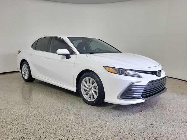 Used 2023 Toyota Camry LE FWD image 4