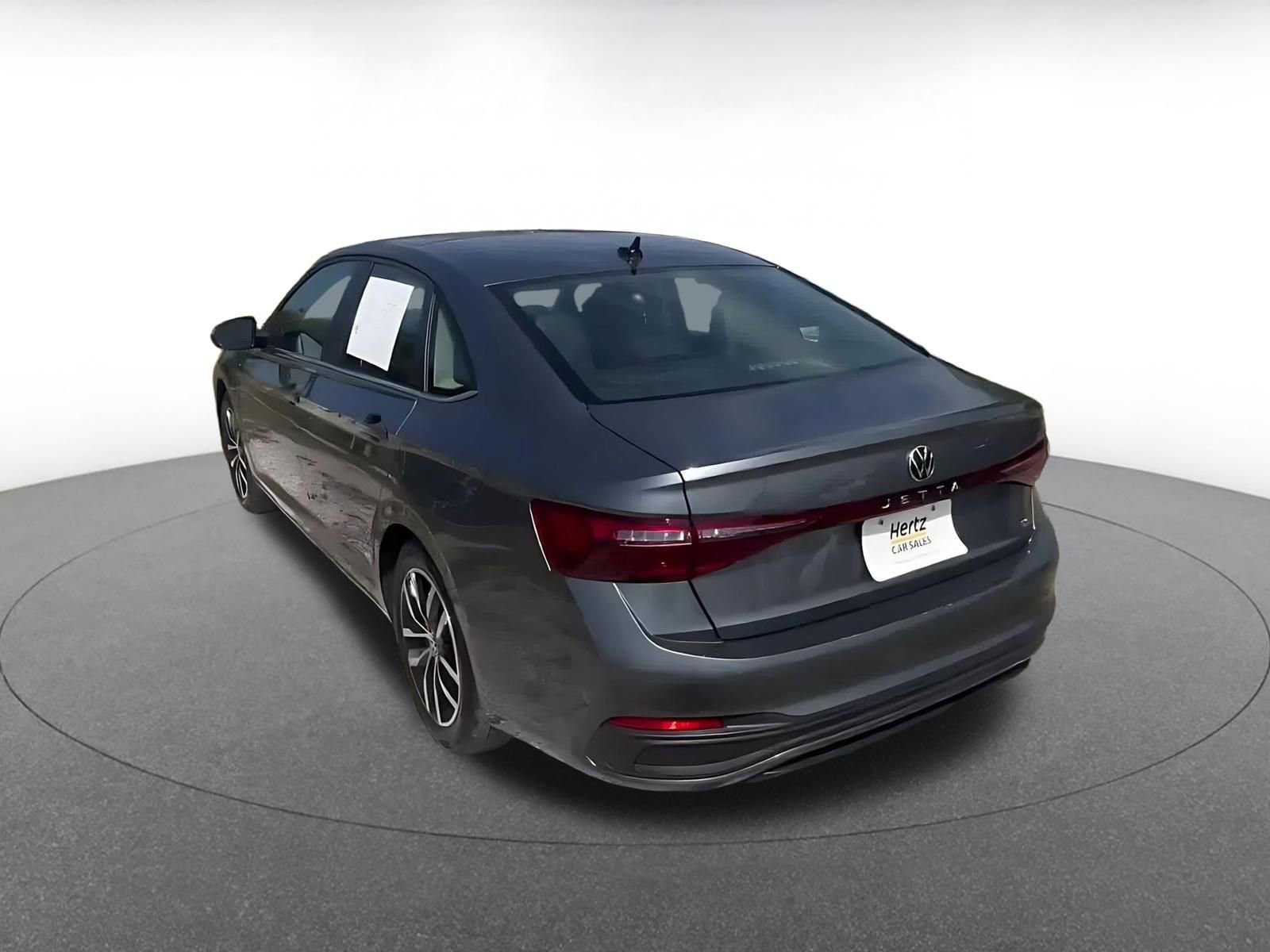 Used 2025 Volkswagen Jetta SE image 11