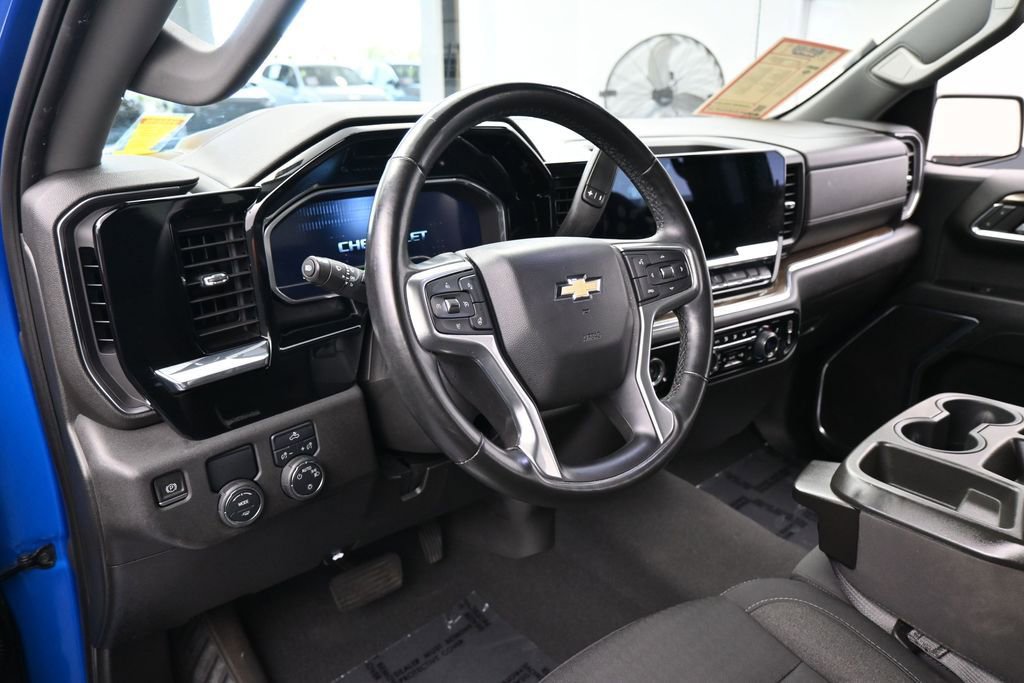 Used 2023 Chevrolet Silverado 1500 LT RWD image 10