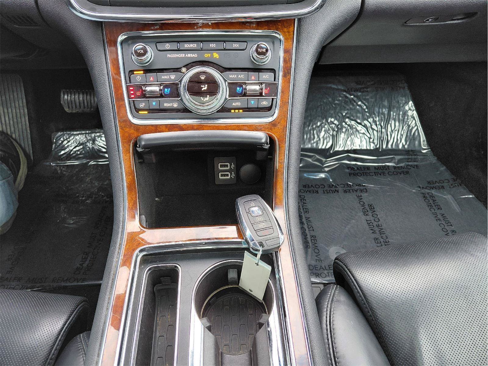 Used 2018 Lincoln Continental Reserve AWD/4WD image 28
