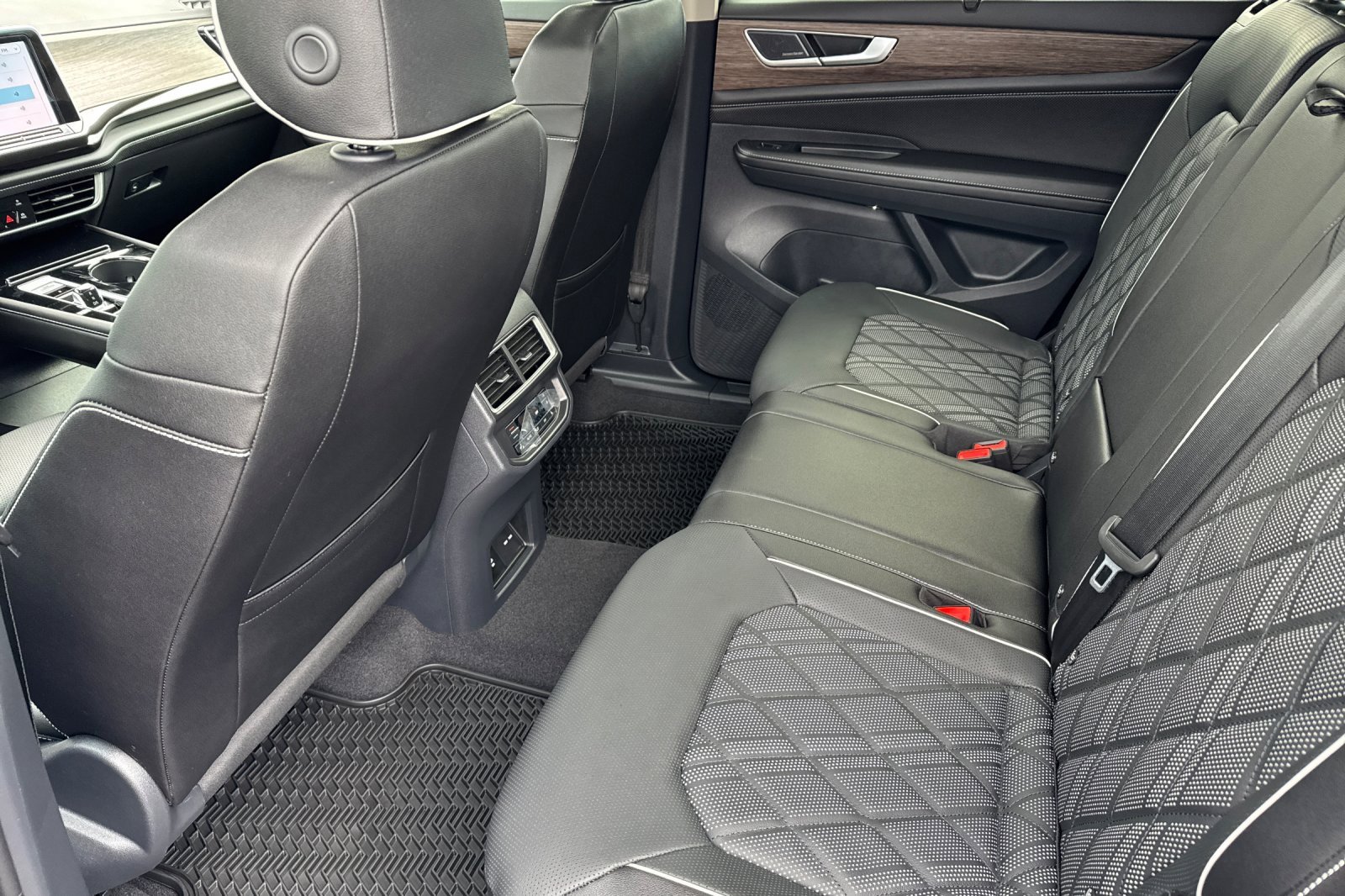 New 2025 Volkswagen Atlas SEL Premium R-Line image 10