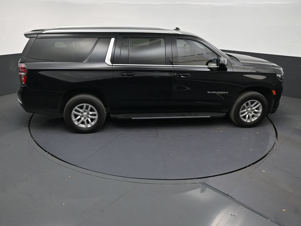Used 2024 Chevrolet Suburban LS RWD image 16