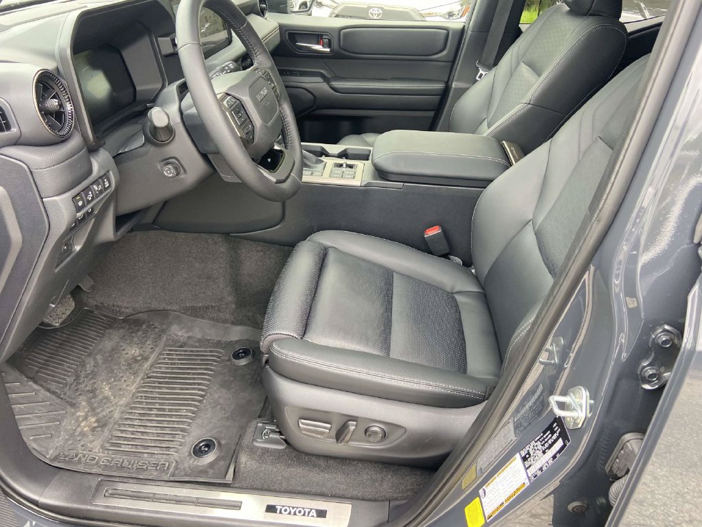 Used 2026 Toyota Land Cruiser w/ Premium Package AWD/4WD image 19