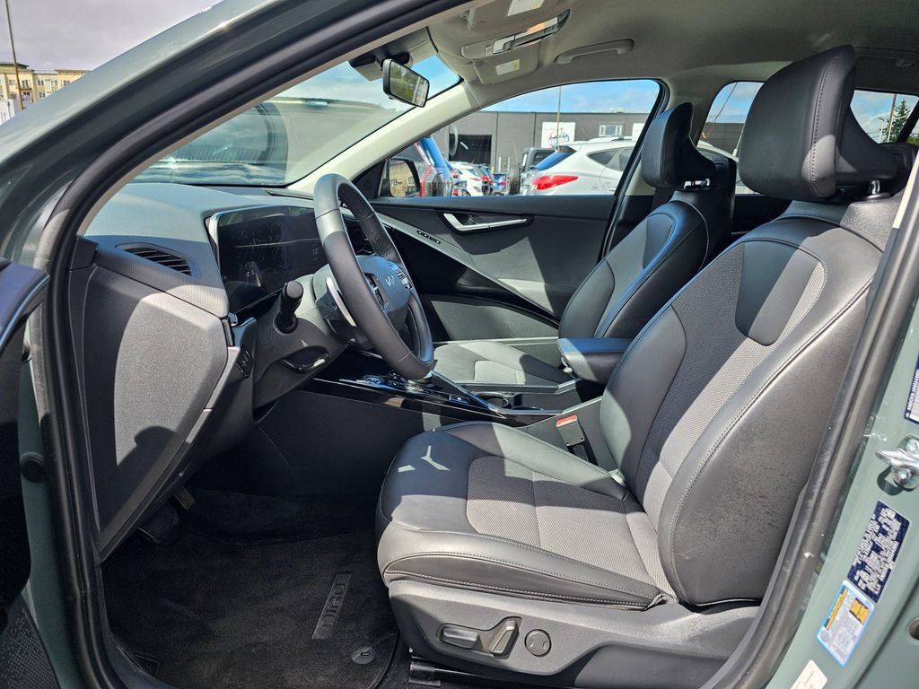 Used 2025 Kia Niro Wind w/ Wind Preserve Package FWD image 19