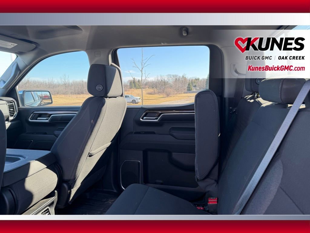 Used 2022 Chevrolet Silverado 1500 LT w/ Convenience Package II image 6